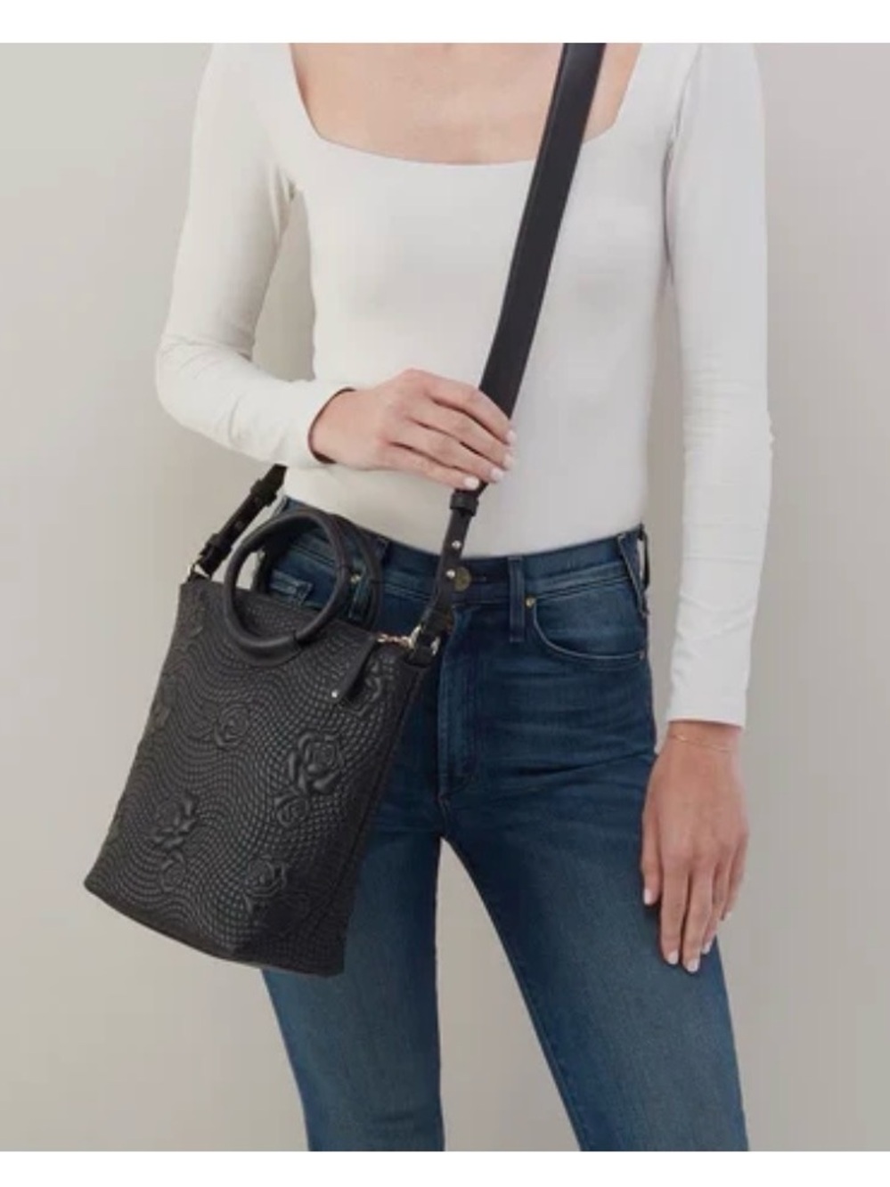 Hobo Maggie Crossbody - Picture 2 of 8